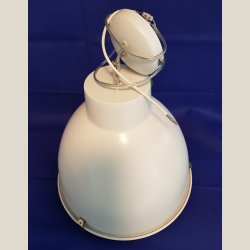 Stor loftlampe i industrielt design. 43cm. bred og 36cm. hj.