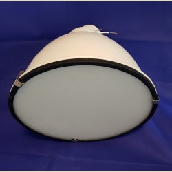 Stor loftlampe i industrielt design. 43cm. bred og 36cm. hj.