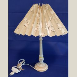 Ny bordlampe med skrm og pre. 50cm. hj med skrm.
