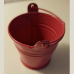 Lille fin spand til f. eks. bordkort eller udplantning. 5 cm. h�je.