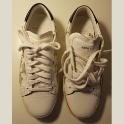 Saint Laurent sneackers. Har aldrig vret brugt. str. 36,5. har kostet 495 euro eller 3700 kr.