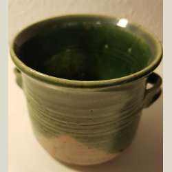 Radoor keramik, kendt for sin lidt r stil. Btte med 2 hndtag. 9cm. hj.