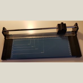 Godt sk�reapperat med rullesk�r. Nypris 376kr.