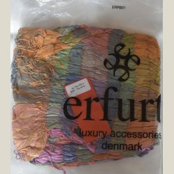 Rynket, mangefarvet trklde af silke. Ml ca. 35 x 160cm.