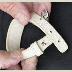 Kraftigt lder med store sten, brugt med spor.