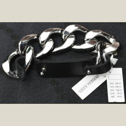 Slvarmbnd med sort lderspnde, nyt. Nypris er 599kr.