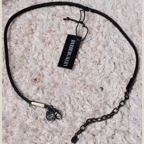 Sort l�derhalsb�nd. Let brugt