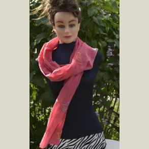 T�rkl�de i bomuld med store stjerner. M�l 60 x 200cm.