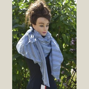 Stort t�rkl�de af bomuld, stribet. M�l 110 x 200cm.