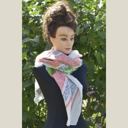 Trklde i tynd luftig bomuld. Mal 110 x 110cm.