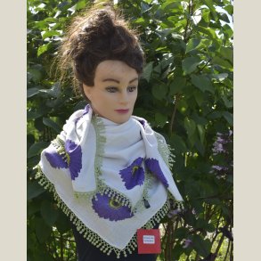 T�rkl�de i viscose med fine kanter. M�l 100 x 110cm.