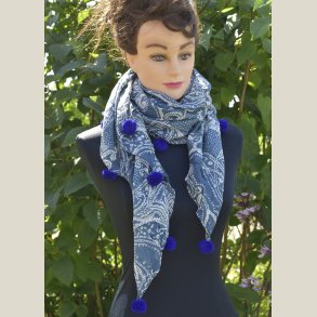 Bomuldst�rkl�de med bl� kvaster. M�l 110 x 110cm.