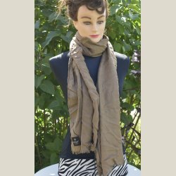 Trklde i viskose med mlene 65 x 180cm.