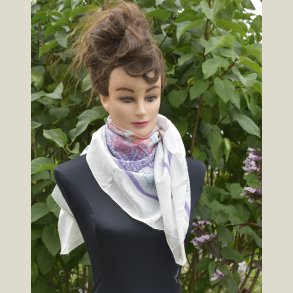 Lyst t�rkl�de af bomuld. M�l 110 x 110cm.