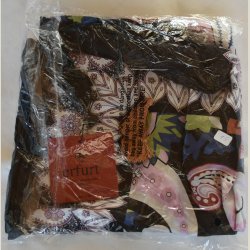 Trklde af silke. Ml 100 x 100cm.