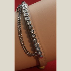 Lderarmbnd med store sten og kde. Brugt - kan ses p remmen.