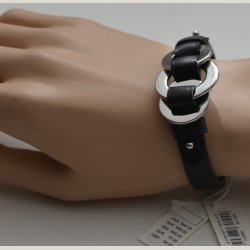 Sort lder med slvringe. Nyt, nypris 549kr.