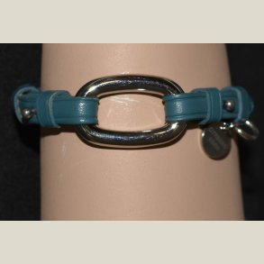 Armbnd i turkis lder med slvring og Dyrberg/Kern charm, nyt. Nypris 499kr. 