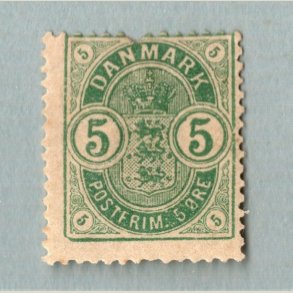 Afa-nr. 32 * med hak �verst. Katalogv�rdi 1800kr.