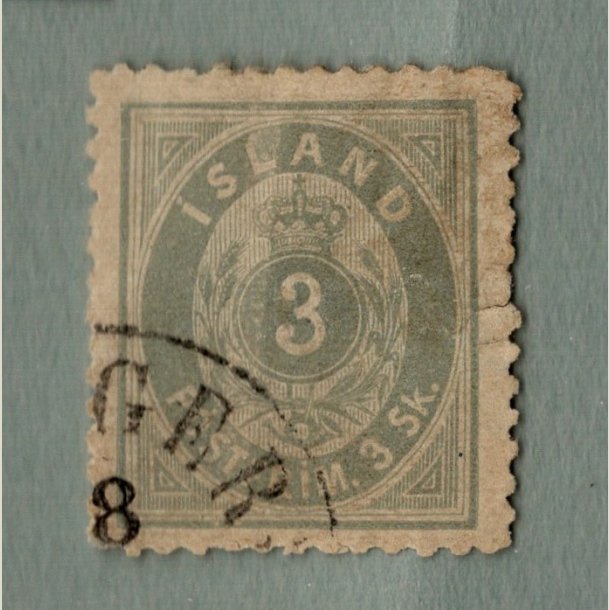 Island nr. 5 med 2 sm rifter. Katalogvrdi 11000kr.