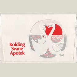 Receptkuvert fra Kolding svane apotek med papirklip.