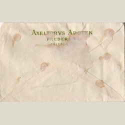 Receptkuvert fra Axeltorvs apotek Fredericia. Gammel med 3-cifret tlf.-nr. Beskadiget bagside.