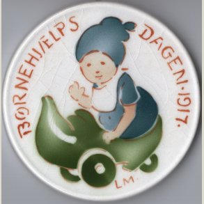 Brnehjlpsdagen 1917. Alumenia. 9cm. i diameter.