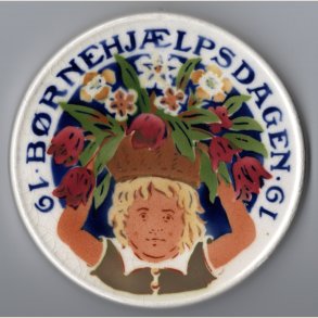 Brnehjlpsdagen 1919. Alumenia. 9cm. i diameter.