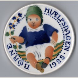 Brnehjlpsdagen 1928 Alumenia. 9cm. i diameter.