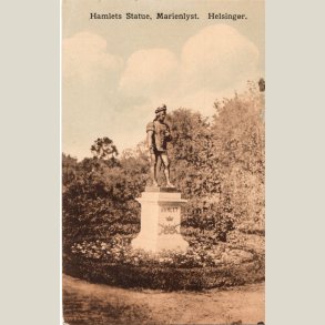 Helsing�r. Marienlyst, Hamlets statue, Ubrugt bagside.
