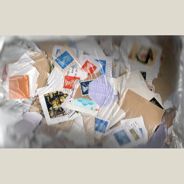 Kilovare England. 1-1,2 kilo i stor pose med mange m�rker. Lidt kedelig men billig.