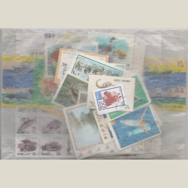 Pakke Nordkorea med 30 komplette s�t og 2 miniark